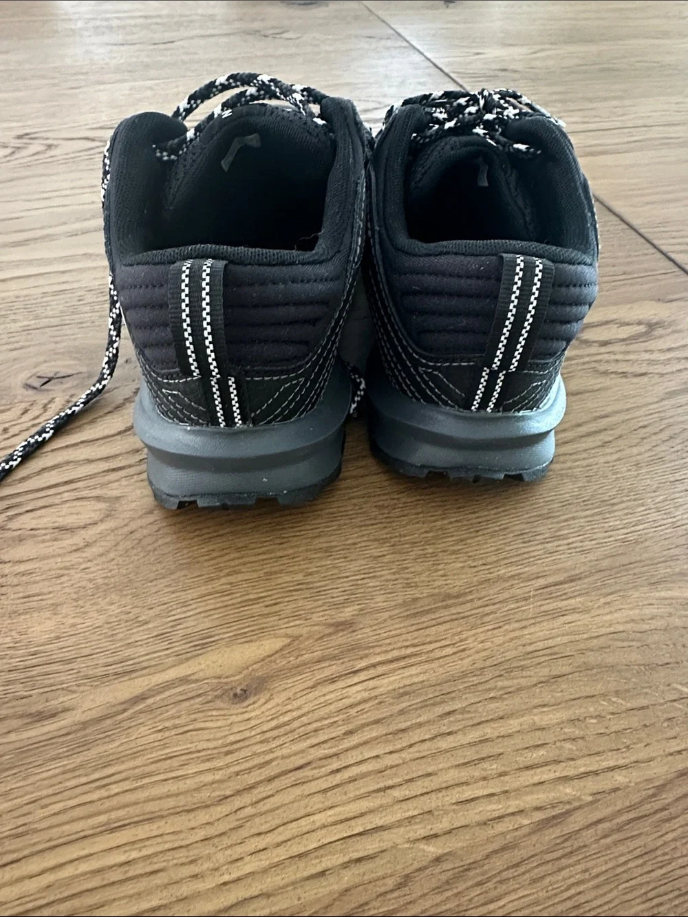 The North Face Youth Fastpack Hiker Waterproof shoes